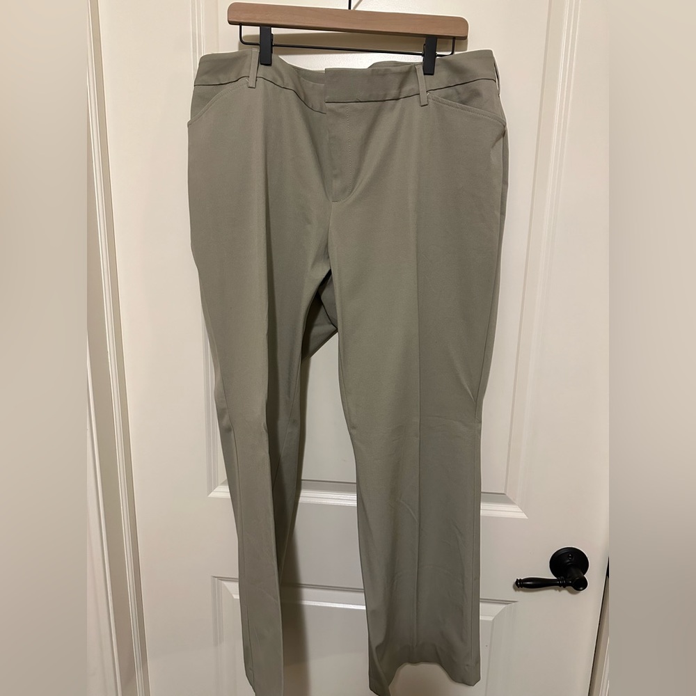 Eddie Bauer Curvy Fit Pant